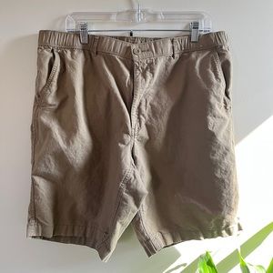 XL Uniqlo shorts (waist 36-39)
